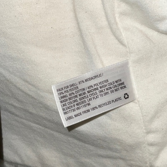 CAT & JACK GIRLS SHERPA VEST SIZE L 10/12 - Picture 9 of 10